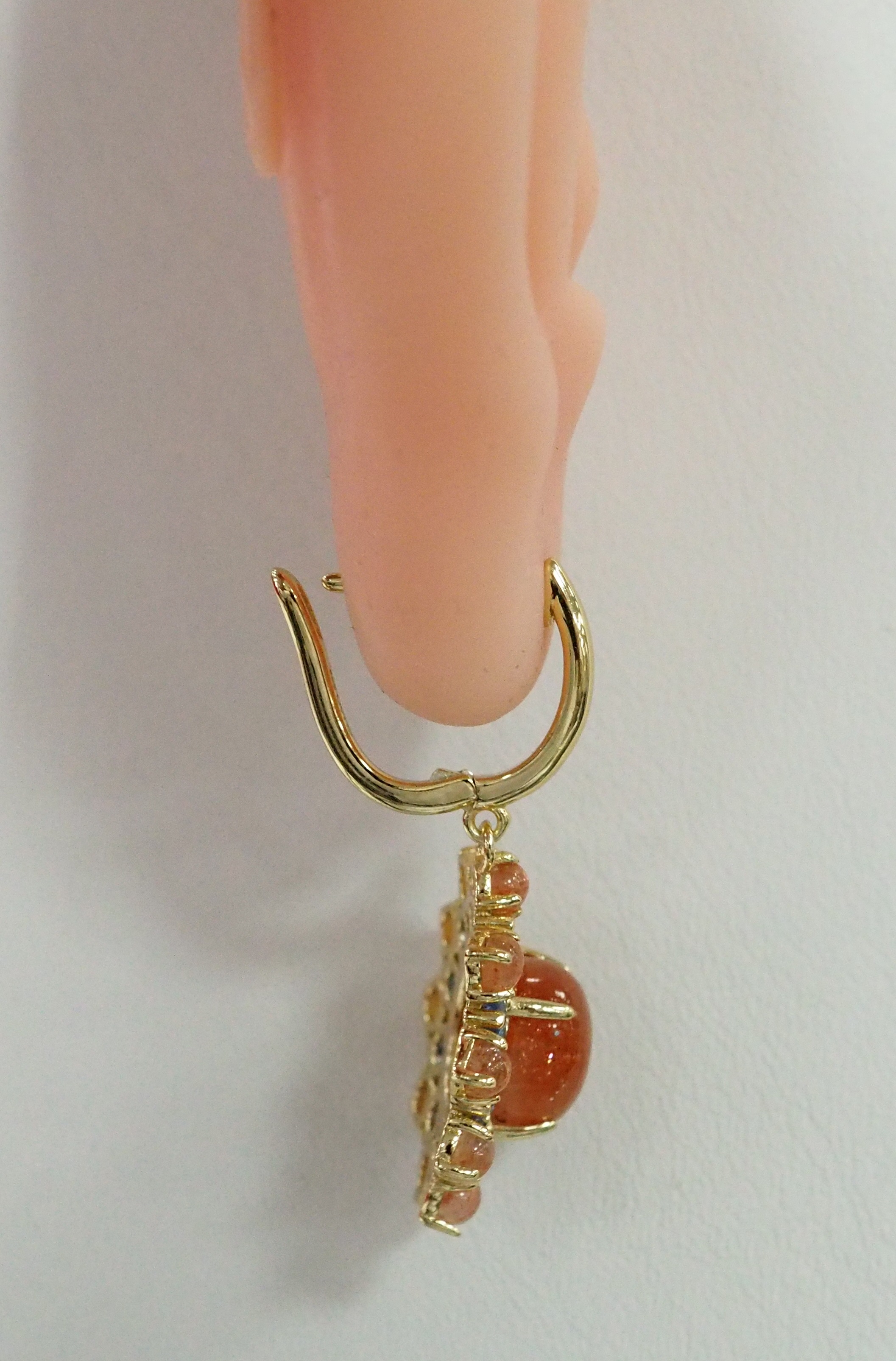 Серебряные серьги с солнечными камнями